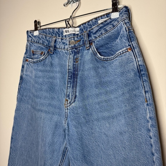 ZARA 90s Mom Fit 100% Cotton Light Wash Jeans - Picture 2 of 9